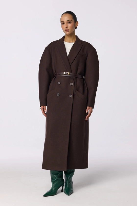 Двобортне пальто з акцентним плечем