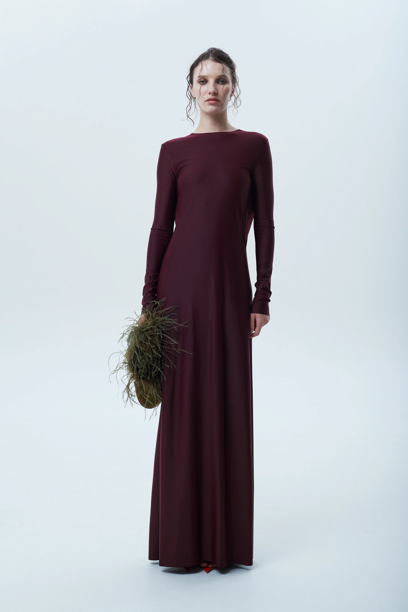 СУКНЯ BACKLESS