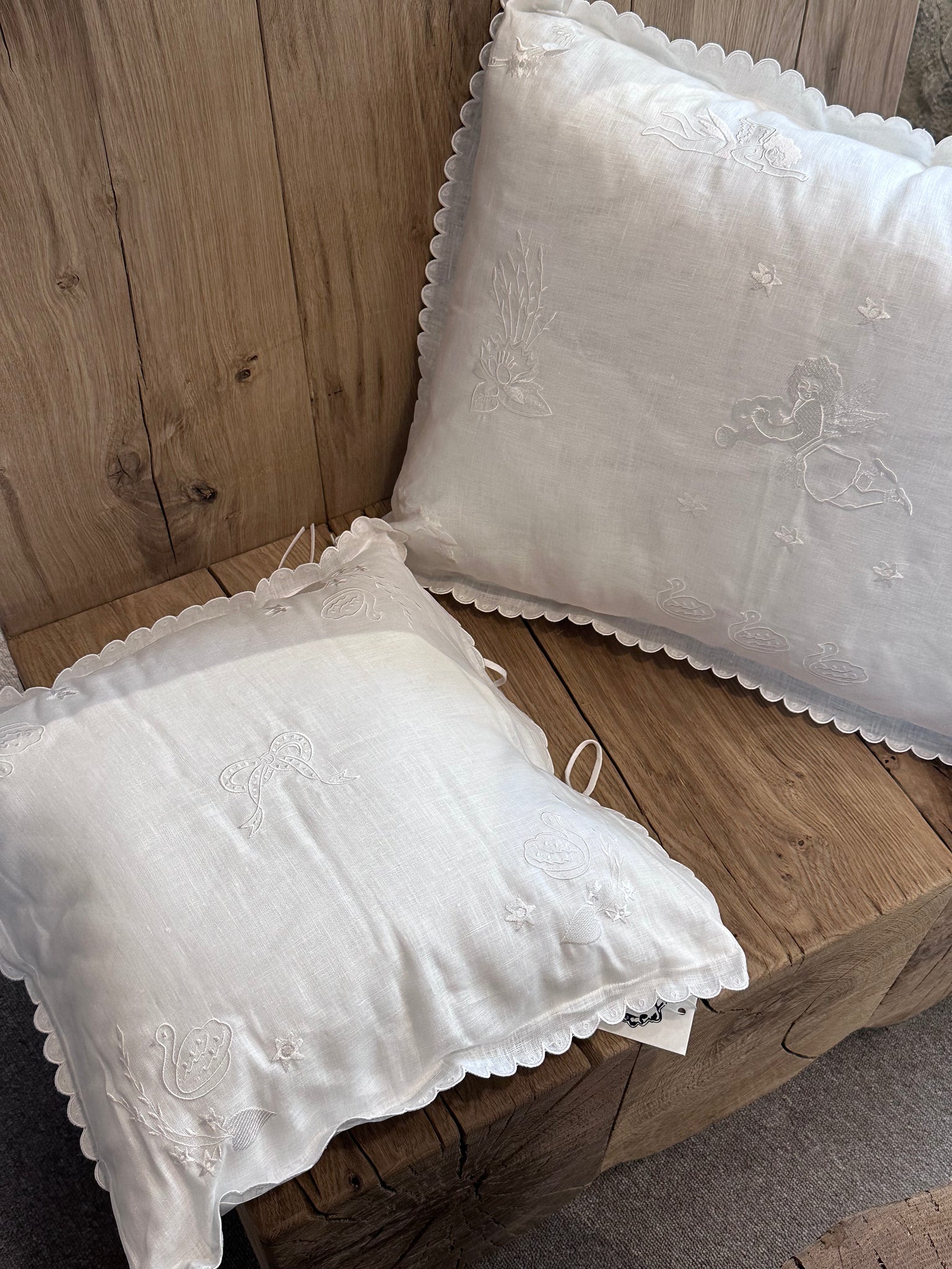 Подушка Либідь