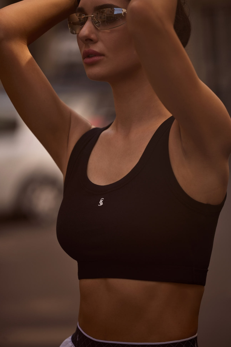 EMBROIDERED CROPPED TOP - BLACK