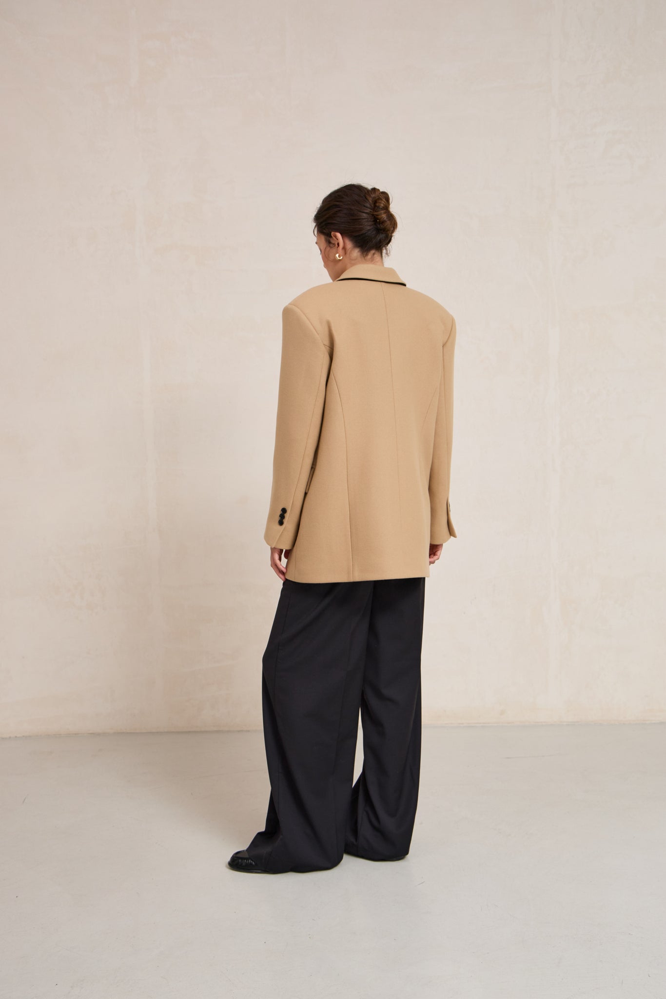 Пальто вкорочене з натуральної вовни