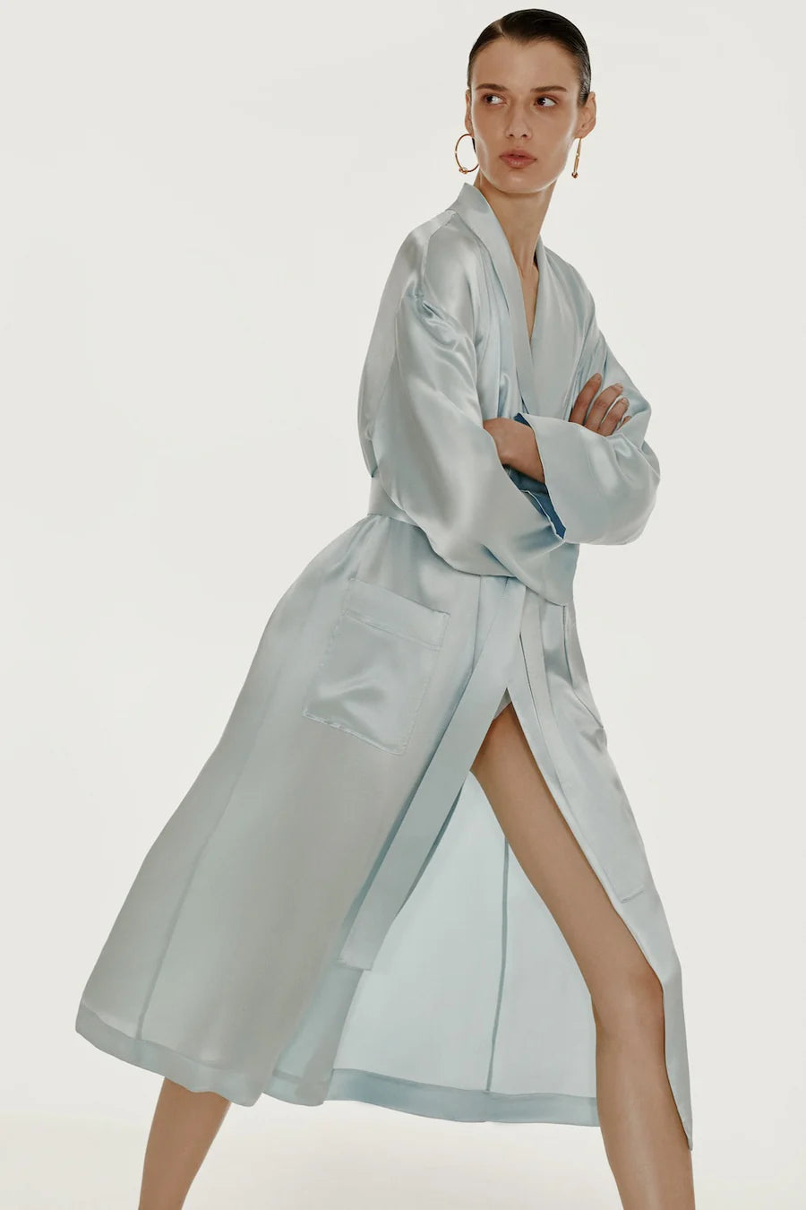 Шовковий халат блакитний