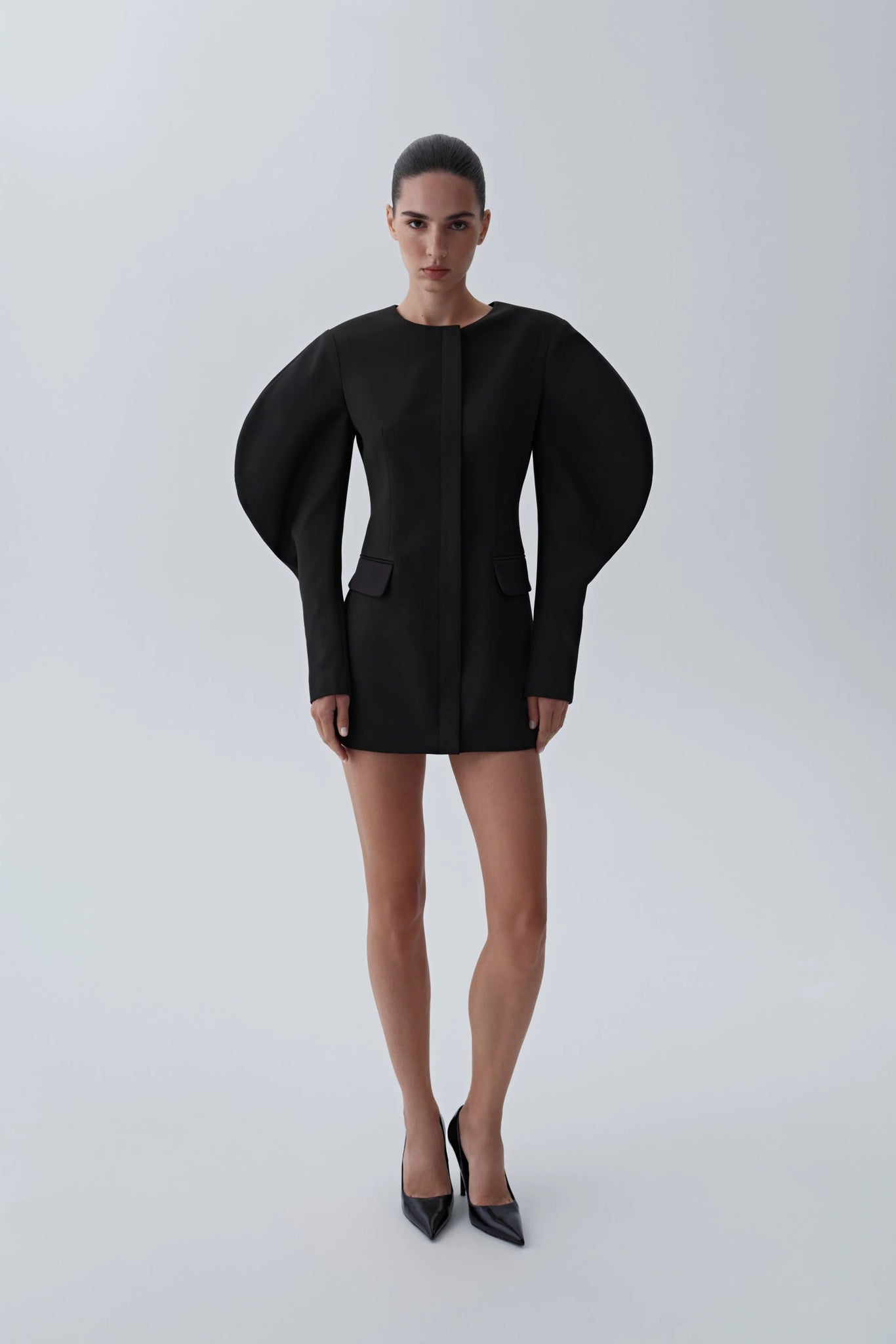 Сукня з обʼємними рукавами