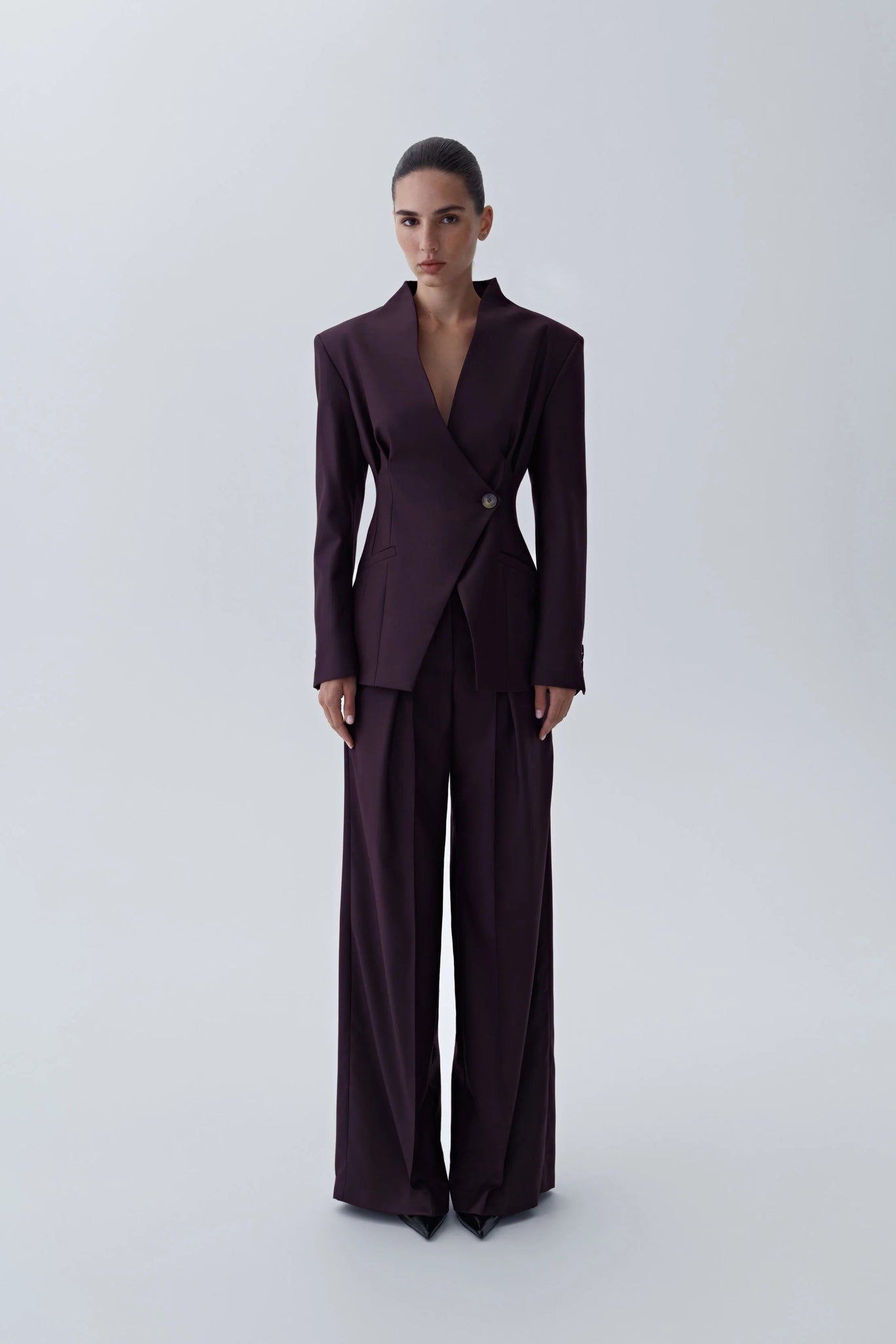 Брюки вільного крою зі складками