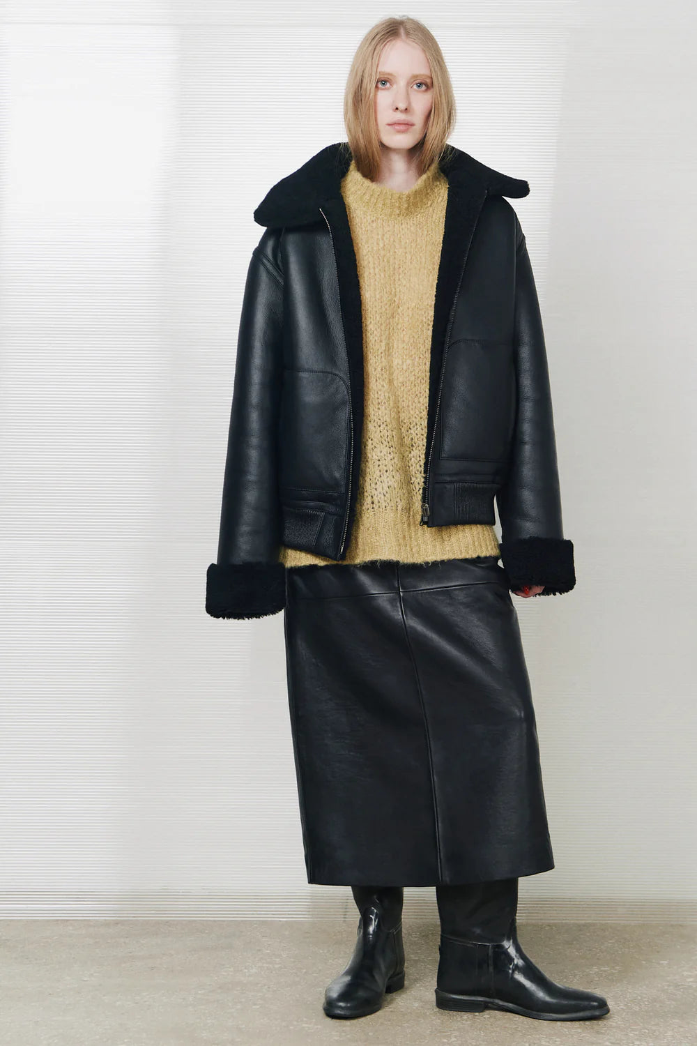 Двостороння дублянка-бомбер чорна