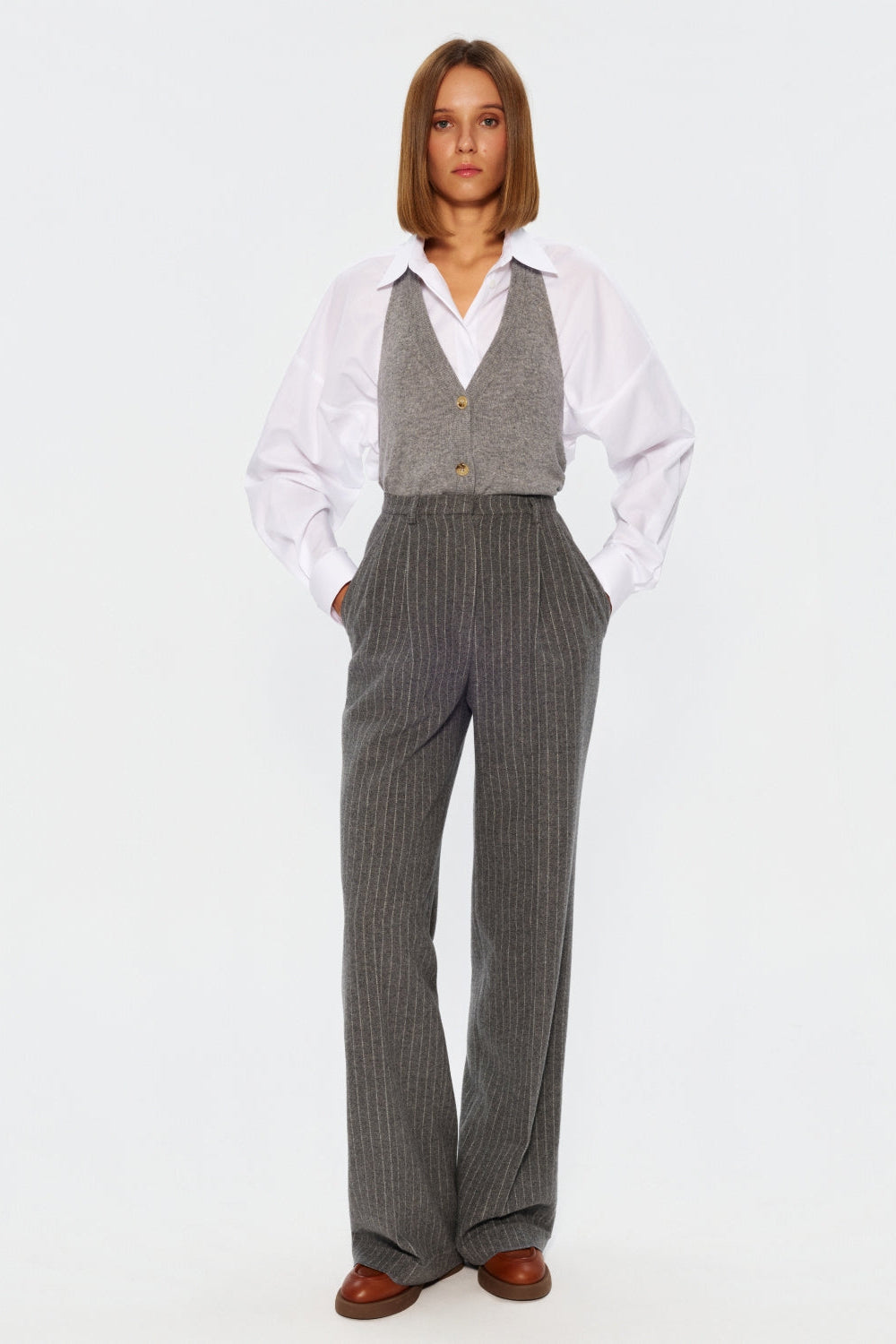 Класичні штани зі складками з вовни