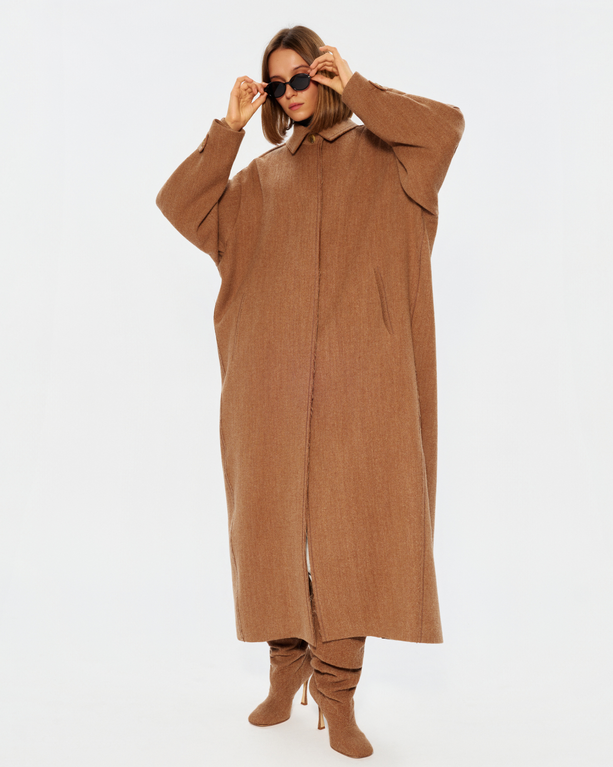 Об'ємне пальто з вовни