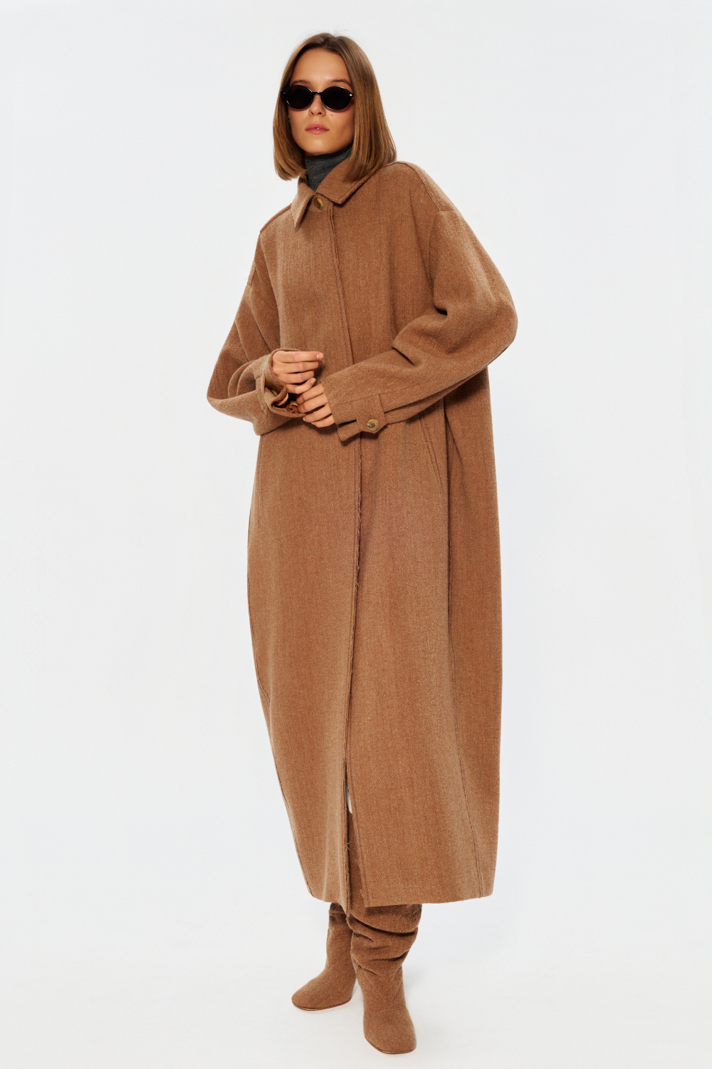 Об'ємне пальто з вовни