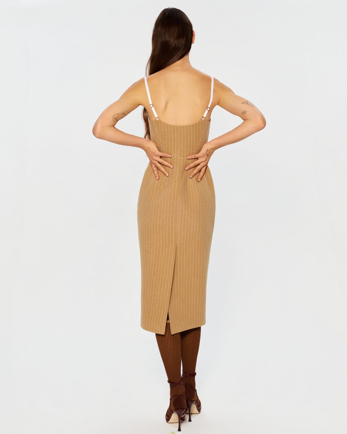 Сукня футляр